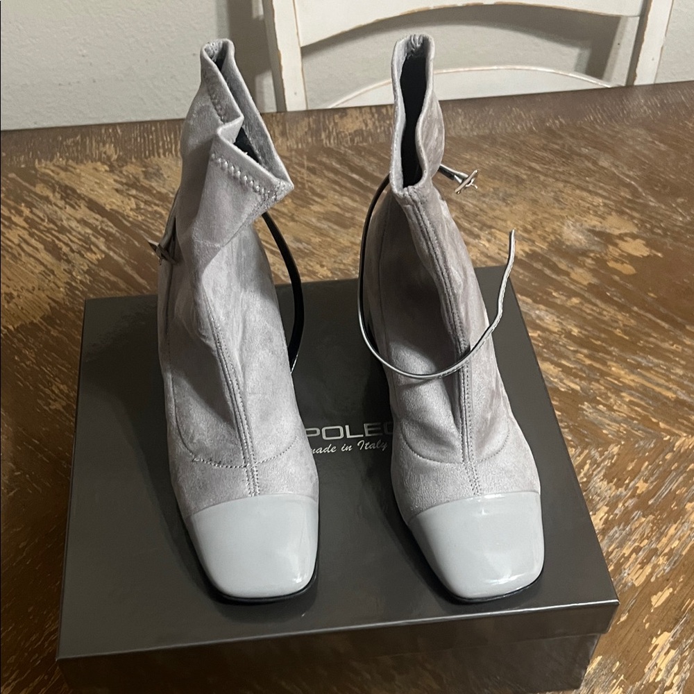 Elegant Gray Heeled Boots